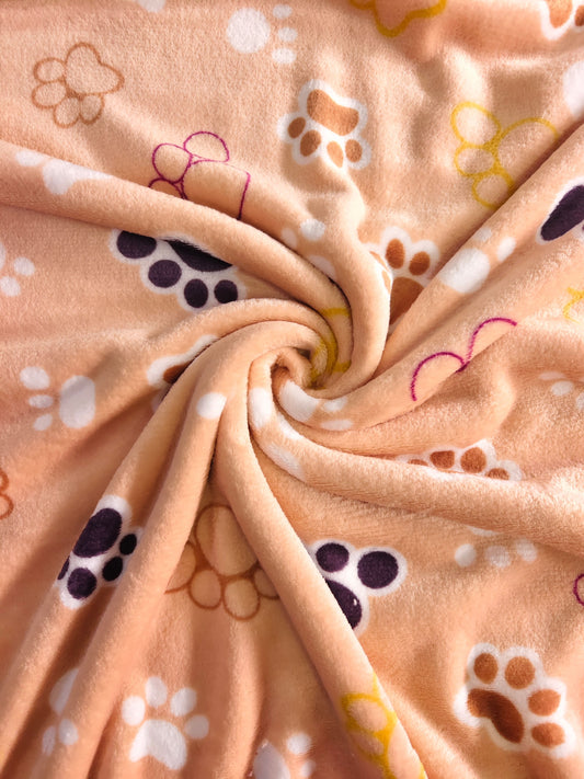 Piel de Conejo Café Huella Mixta Estampado x Metros Ref. 07036